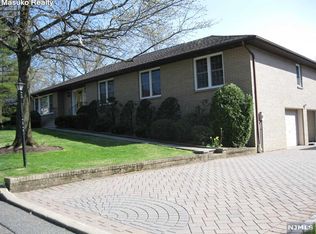 152 Demarest Ave, Englewood Cliffs, NJ 07632