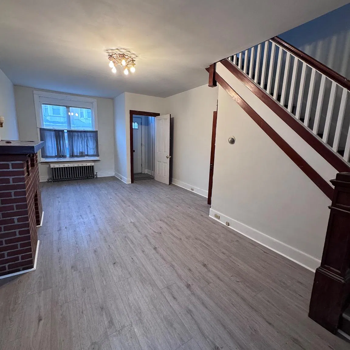3 bed, 1.5 bath, 1214 sqft, $1,300 — Photo 3