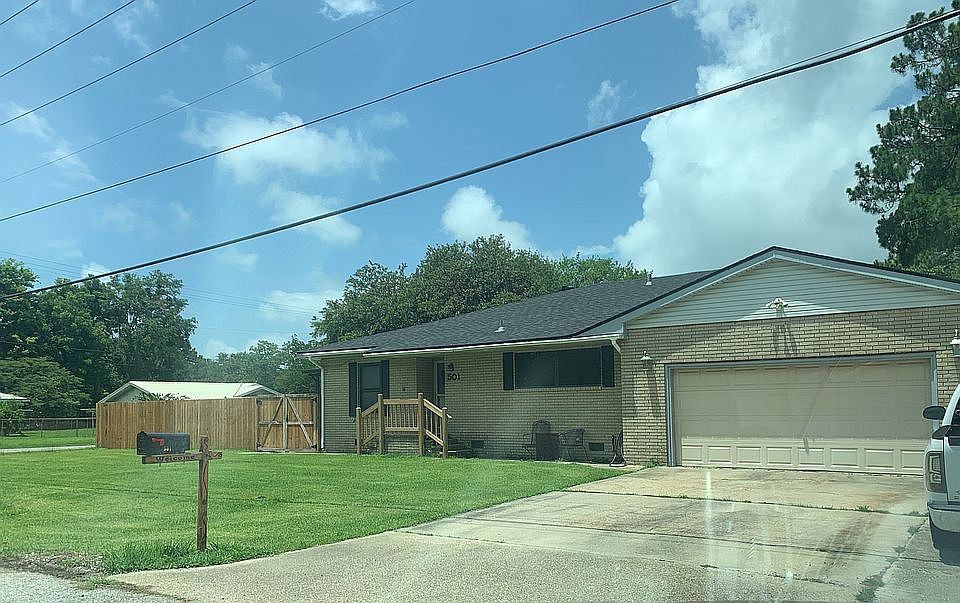 1st image of 501 Curtis Dr