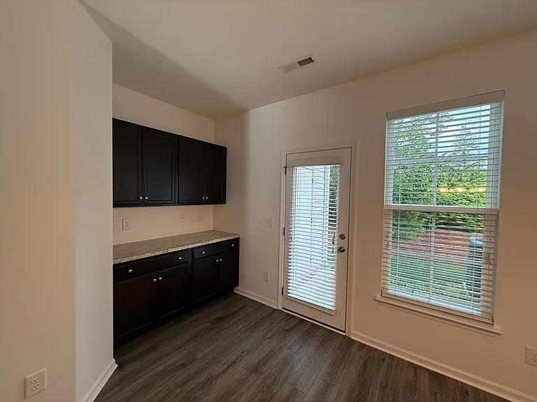 5448 Farm House Trl — Photo 8