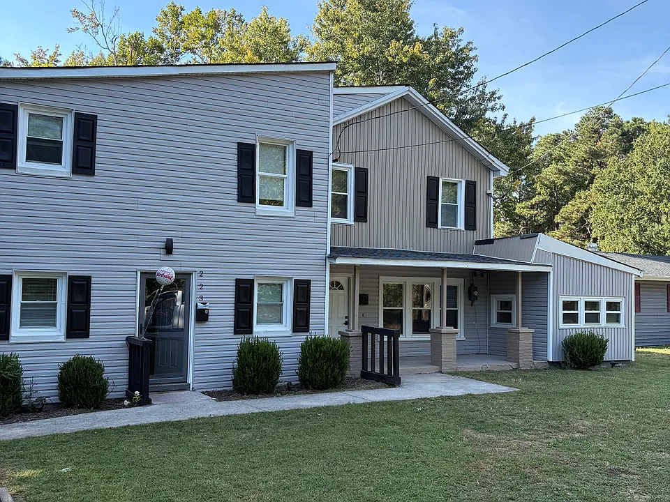 223 N West Ave #B