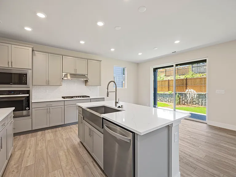 5399 Century Pl NE — Photo 34