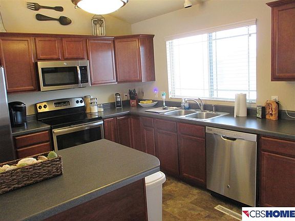 2nd image of 19619 South St