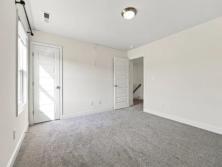 209 Danube Dr — Photo 32