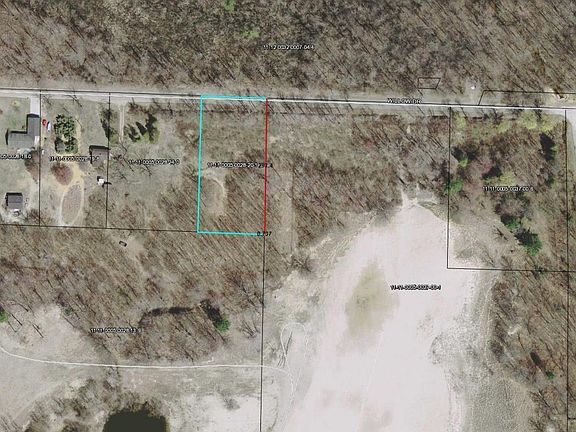 2nd image of 900 Willow Dr
