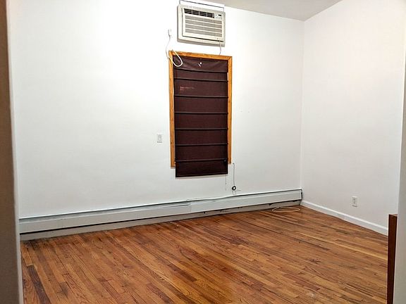5th image of 9 Doyers St Fl 2