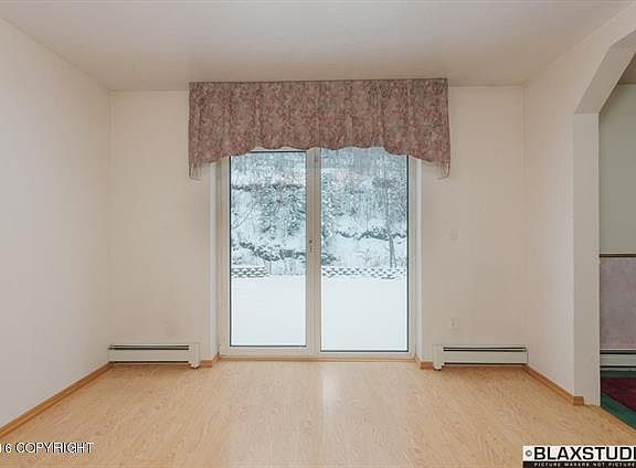 4th image of 183 Concord Ave
