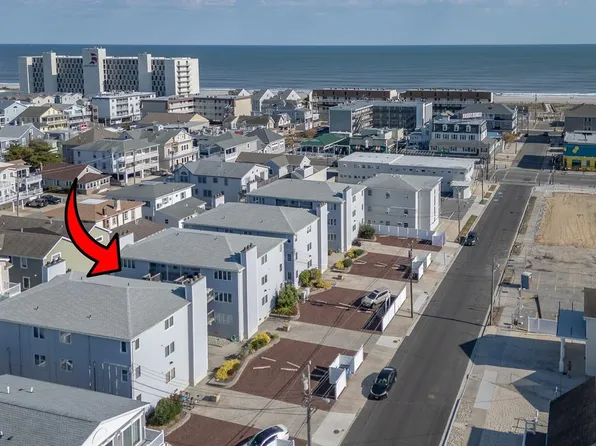 123 40th St APT 2D, Sea Isle City, NJ 08243