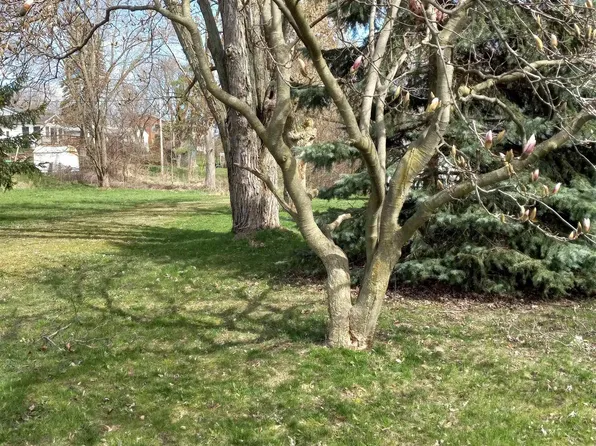 1118 Fred W Moore Hwy, Saint Clair, MI 48079