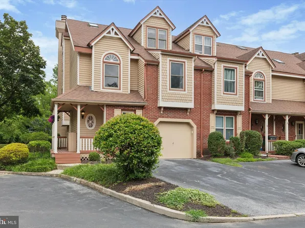 22 Sturbridge Ln, Chesterbrook, PA 19087