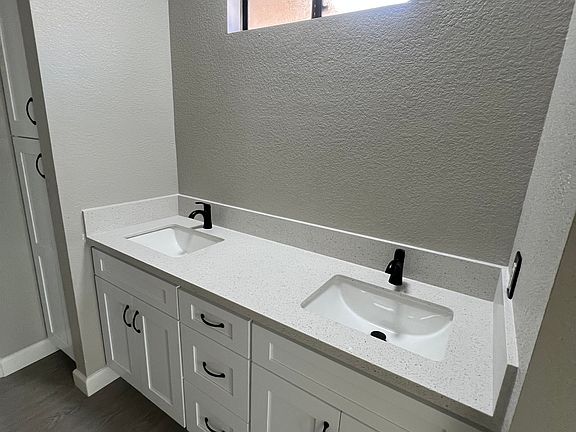 4th image of 9107 Sierra Ave APT 3