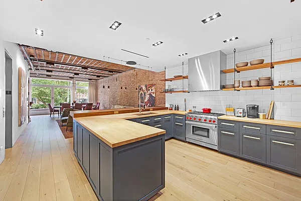 Rented by Tabak Real Estate | media 54