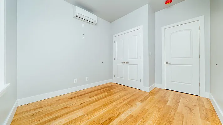 Rented by Nooklyn NYC LLC | media 18