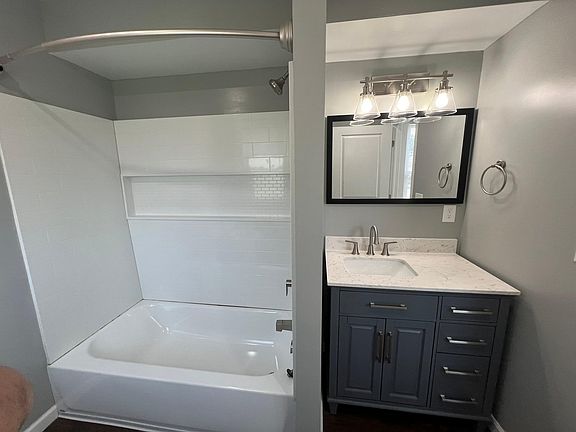 5th image of 12991 Clifton Blvd #4B-2Ba-2800Sqft