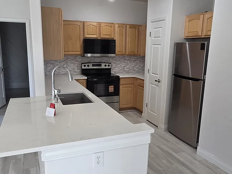 5255 Memphis St #1001 — Photo 3