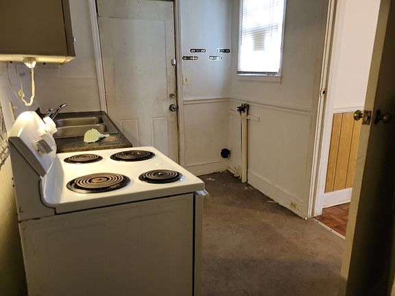 2nd image of 325 Vance St