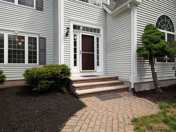 4th image of 84 Searles Road
