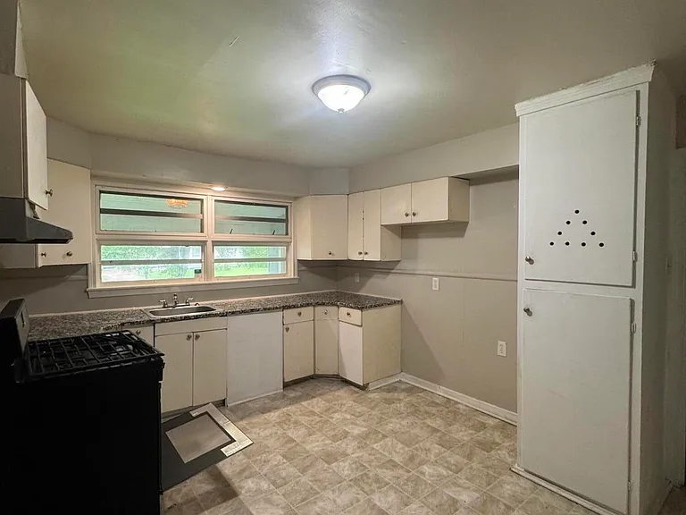 5855 Canton Park Dr — Photo 7