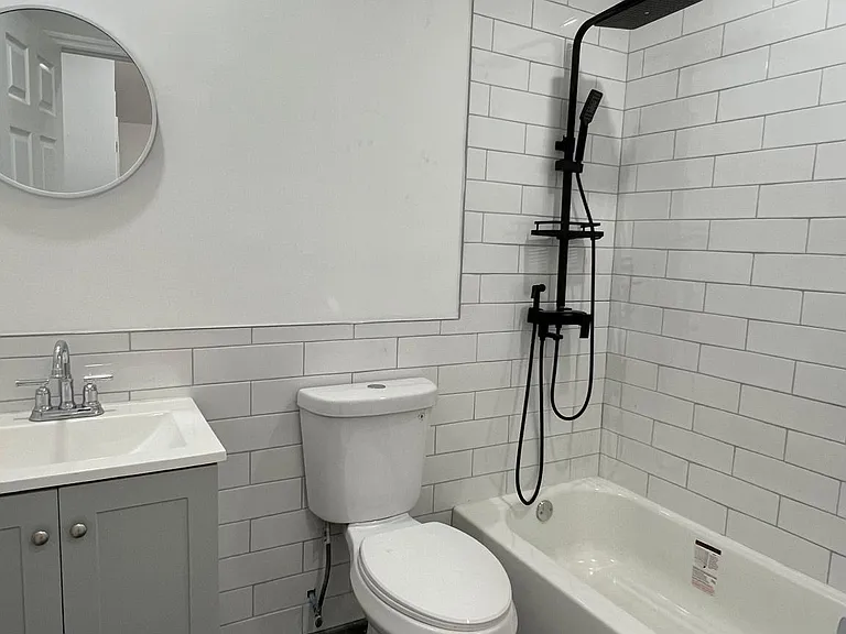 355 4th St #2 — Photo 6