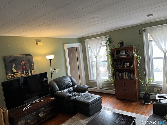 4th image of 117 Nicoll Street