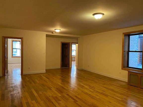 3rd image of 20 Magaw Pl APT 5