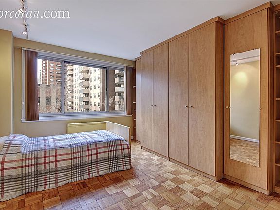 3rd image of 401 E 86th St Frnt 2