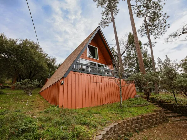 43285 W Sugar Pine Dr, Oakhurst, CA 93644