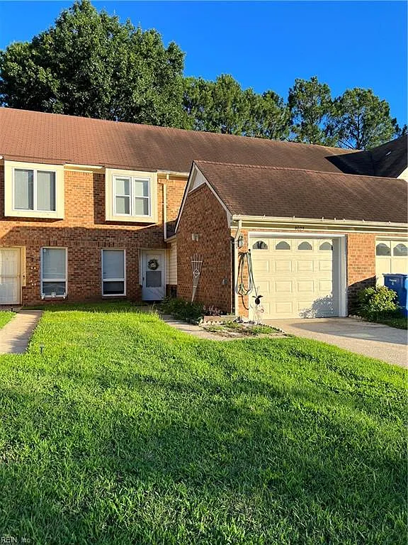 Oak Moss Ct #4025 (S.W) - 1 — Photo 1