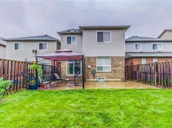 39 Harkness Dr, Whitby, ON L1R 0C6