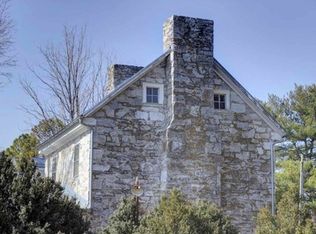 31 Steeles Fort Rd, Raphine, VA 24472