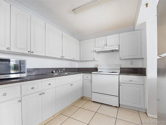 4th image of 9686 Fontainebleau Blvd APT 306