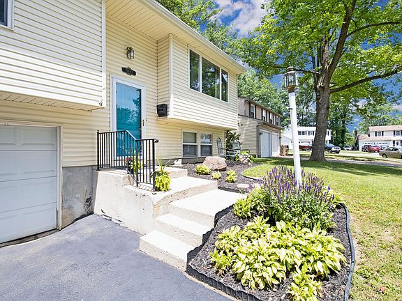 4th image of 5647 Natalie Ct N