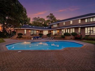 1242 N Inlynnview Rd, Virginia Beach, VA 23454