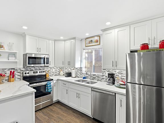2nd image of 1546 Chalcedony St APT A