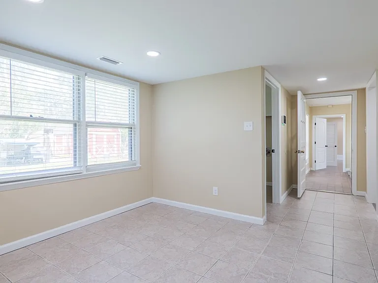 4104 Lantern Ln — Photo 11