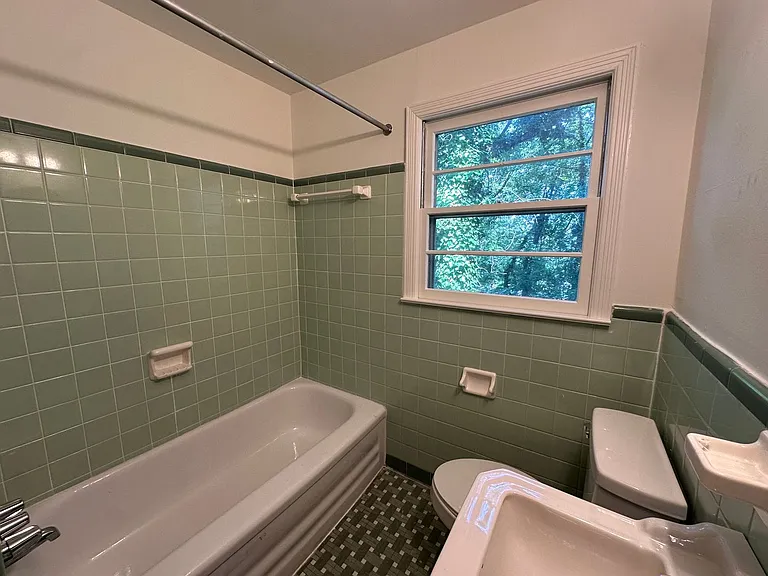 1604 McCall Dr — Photo 15