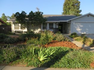 686 E Donna Dr, Merced, CA 95348