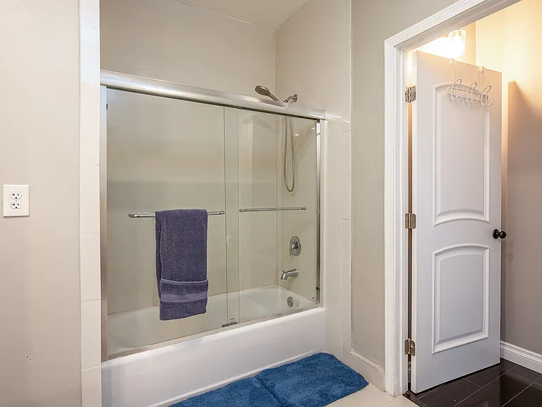 4741 Point Loma Ave #201 — Photo 11