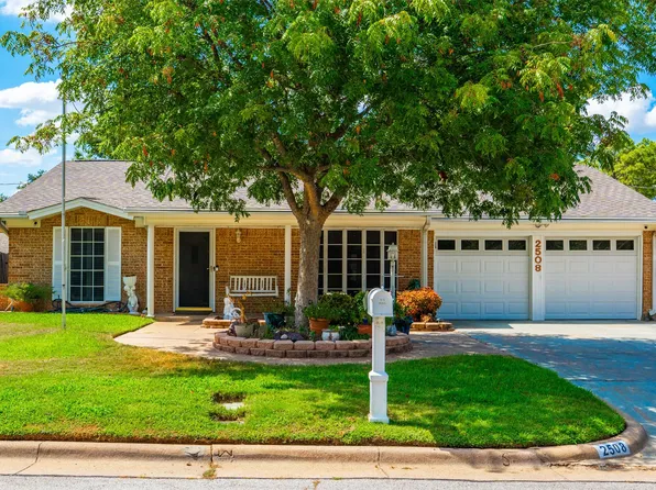2508 Bent Tree Ln, Arlington, TX 76016