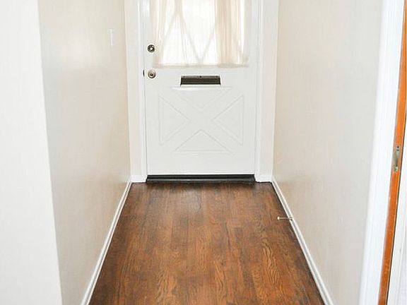4th image of 17719 Canehill Ave