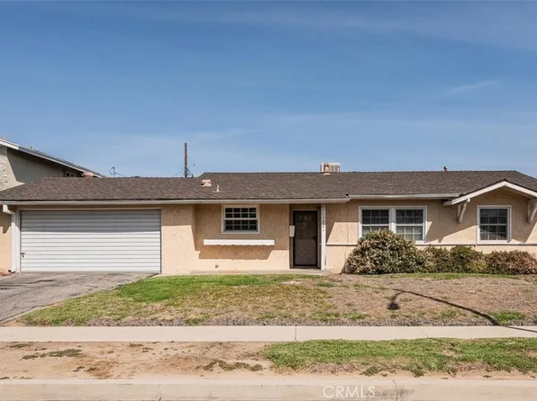 15901 Community St, North Hills, CA 91343