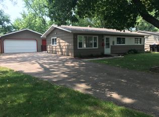 23 Hampton Rd, Montgomery, IL 60538