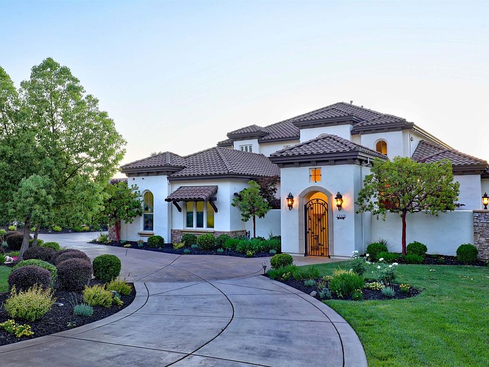 1st image of 3240 Vista De Madera