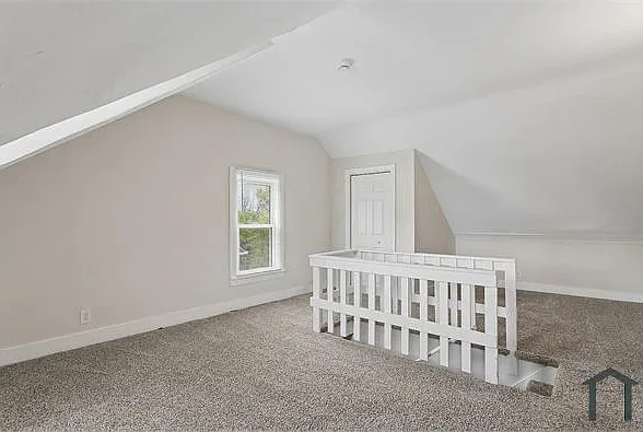 121 Union Ave — Photo 15