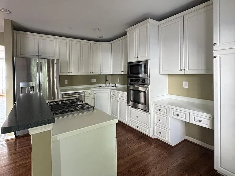 4741 Thornbury Dr — Photo 5