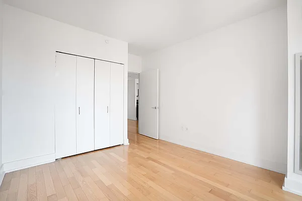 Sold by HighRiseNY | media 7