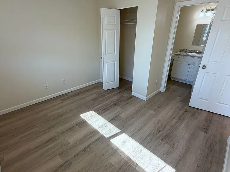 2215 Elm St SW — Photo 12