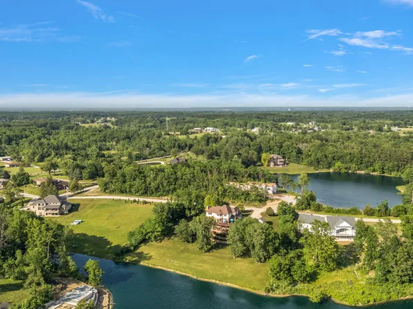 84 Liberty Lakes Dr, Valparaiso, IN 46385