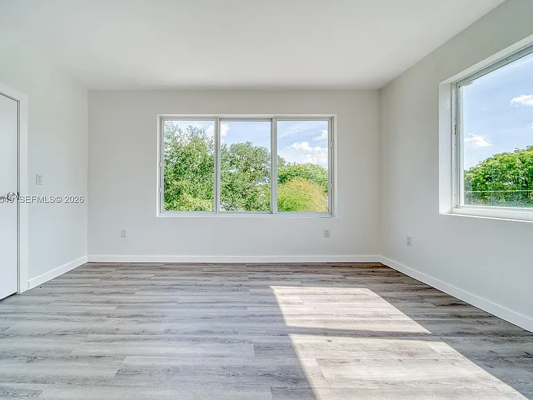 2352 SW 5th St #5 — Photo 7
