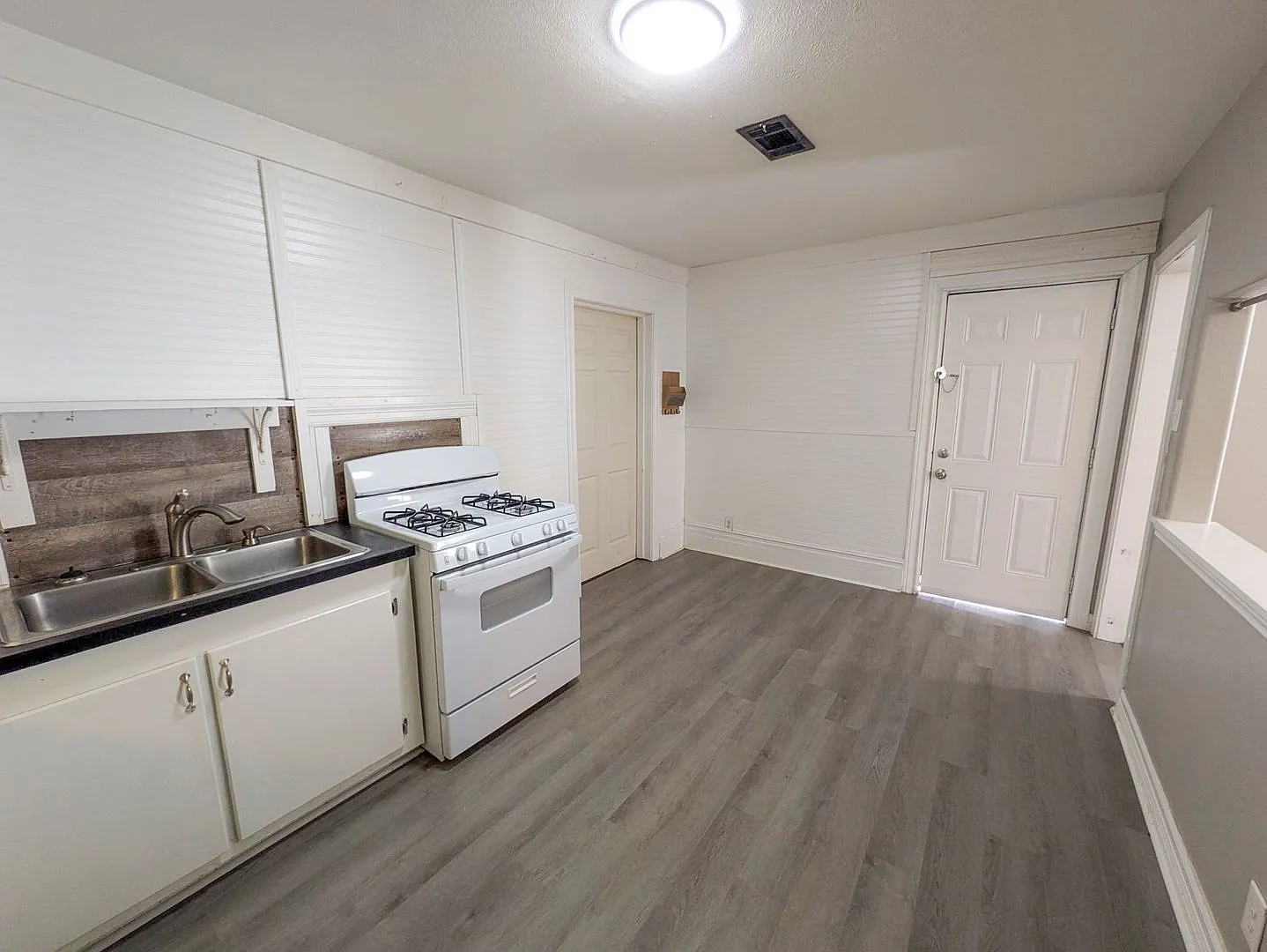 290 Hebert Dr., Bridge City, TX 77611 — Photo 4